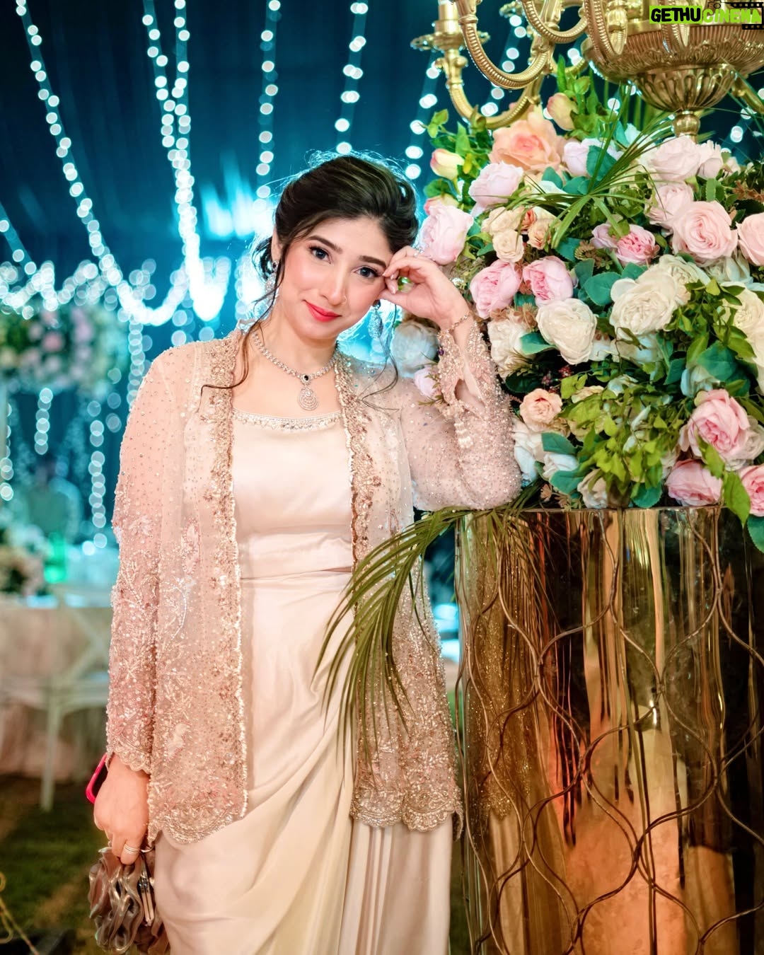 Mariyam Nafees - 91.8K Likes - • My Simpatico ♥️
@iamthamaan
Solid Glam Game Credits:
@wardaqutubkhanofficial I’ll just steal this ensemble from you 🤪
@hajiyahyaghulamghausjewellers Khandaani zevraat 😂
@the.photoneers Thanks for the pictures 🫠
@faizas.salon my go to in Isloo 🥹
| #AmYam | Weddings | From April | Style File |