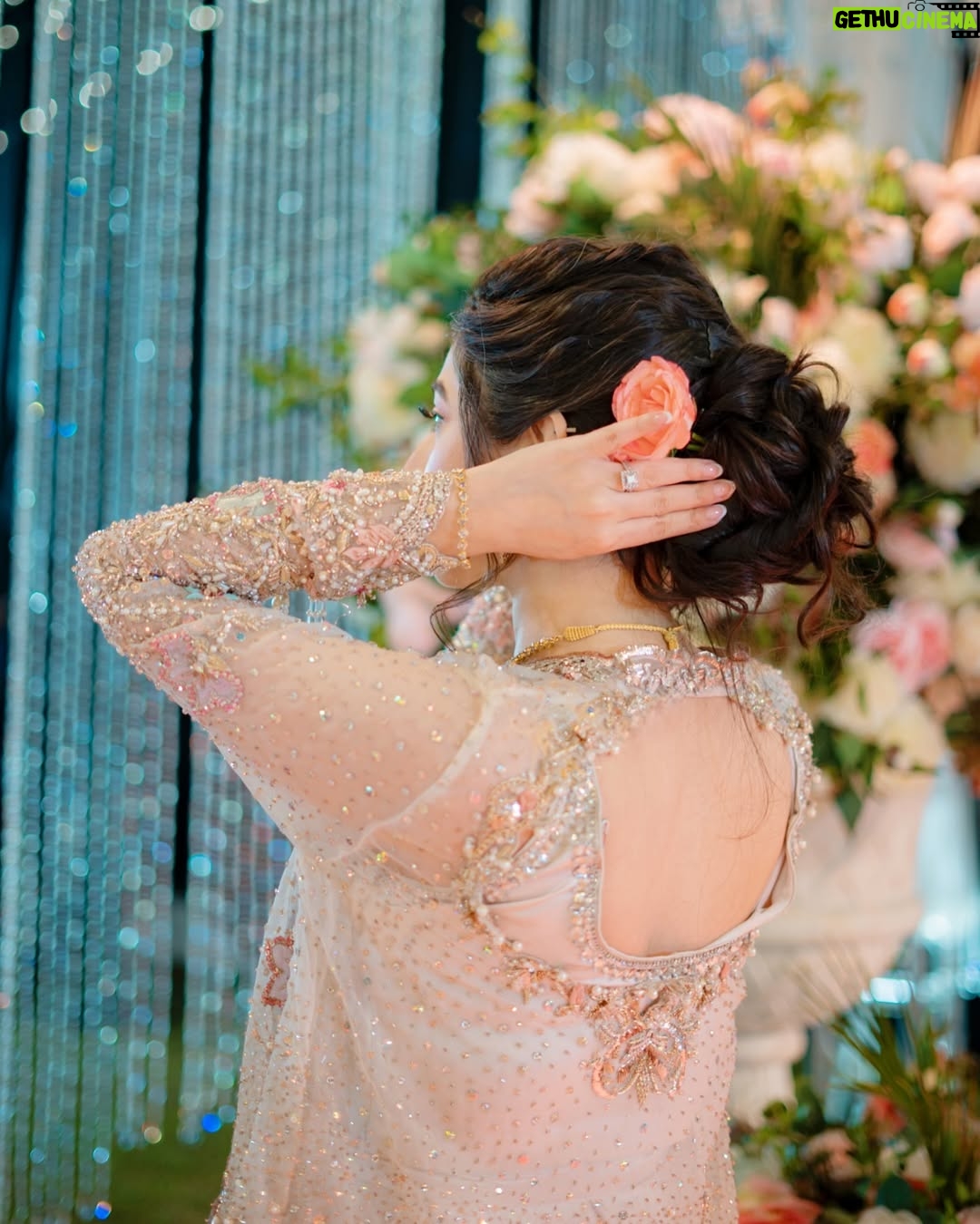 Mariyam Nafees - 91.8K Likes - • My Simpatico ♥️
@iamthamaan
Solid Glam Game Credits:
@wardaqutubkhanofficial I’ll just steal this ensemble from you 🤪
@hajiyahyaghulamghausjewellers Khandaani zevraat 😂
@the.photoneers Thanks for the pictures 🫠
@faizas.salon my go to in Isloo 🥹
| #AmYam | Weddings | From April | Style File |