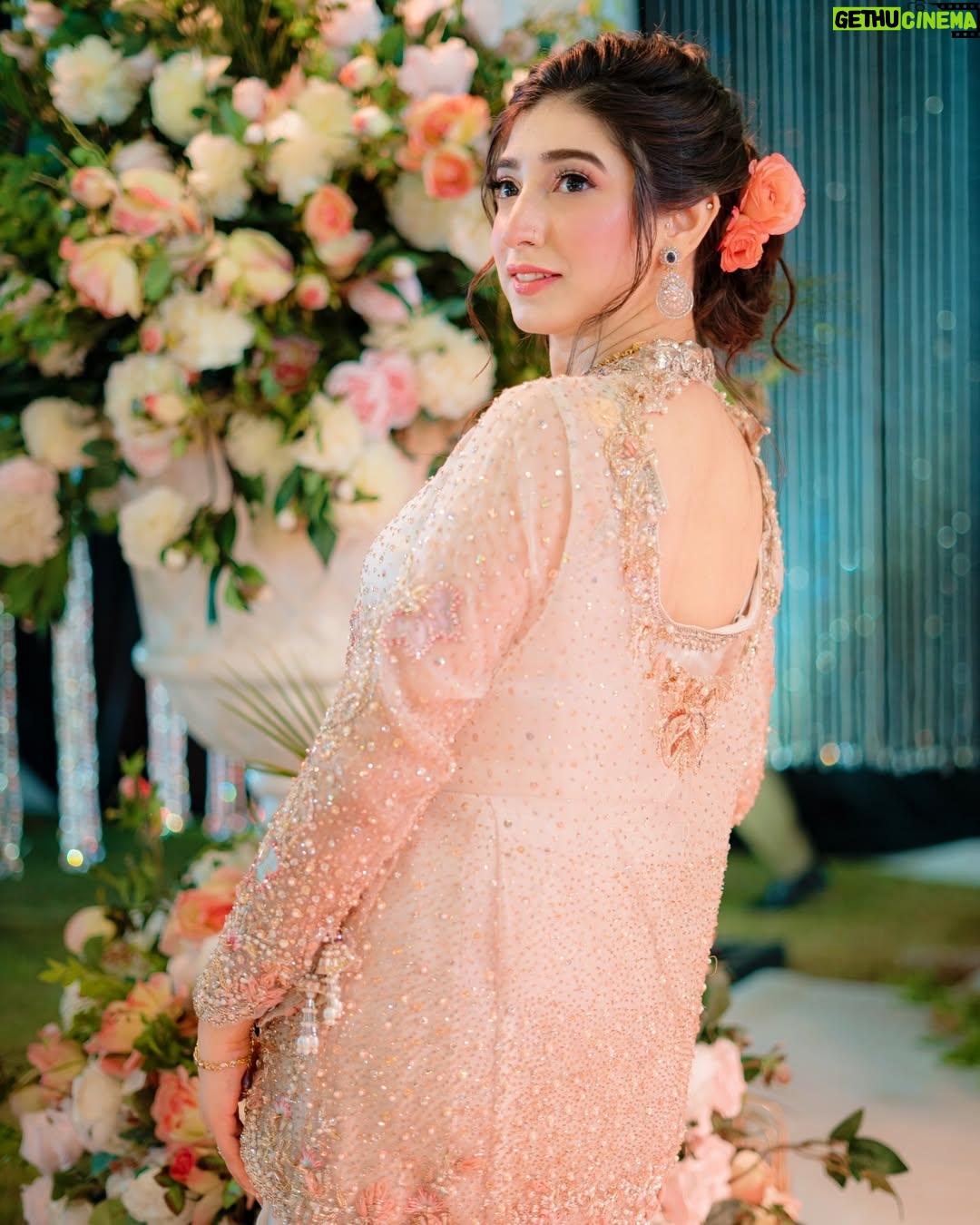 Mariyam Nafees - 91.8K Likes - • My Simpatico ♥️
@iamthamaan
Solid Glam Game Credits:
@wardaqutubkhanofficial I’ll just steal this ensemble from you 🤪
@hajiyahyaghulamghausjewellers Khandaani zevraat 😂
@the.photoneers Thanks for the pictures 🫠
@faizas.salon my go to in Isloo 🥹
| #AmYam | Weddings | From April | Style File |