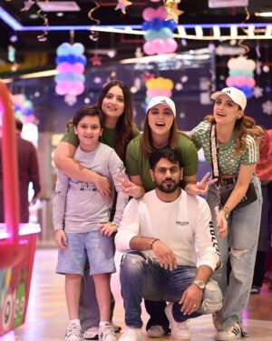 Maryam Noor Instagram - A day full of fun and full of us! ❤️✨
@funation.pk 

Captured by : @qaafseenmeemofficial 📸
