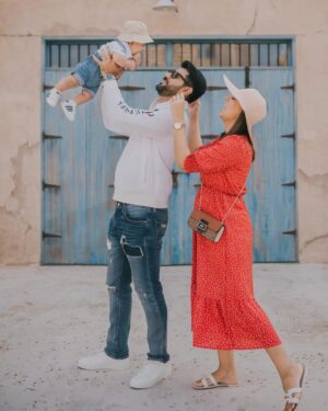 Maryam Noor Instagram - Traveling with you for the first time, my baby Nael, is the best trip of my life. I want to celebrate you every single day. ♥️

A special thanks to @abbas_productions @meemnoonvisuals for beautifully capturing these unforgettable memories!