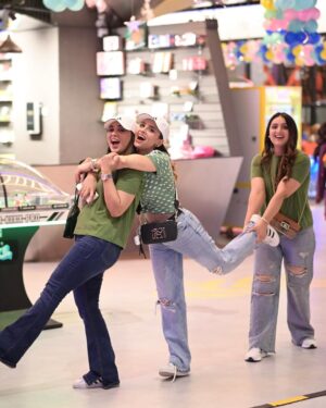 Maryam Noor Instagram - A day full of fun and full of us! ❤️✨
@funation.pk 

Captured by : @qaafseenmeemofficial 📸