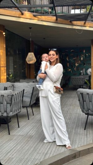 Maryam Noor Instagram - Twining with my little mini-me 💕👩‍👦
Good food, Great vibes