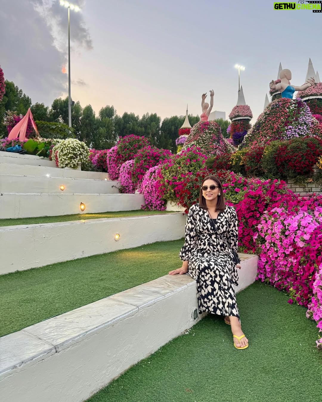 Maryam Noor - 31.8K Likes - Where flowers speak the language of miracles!🌷✨