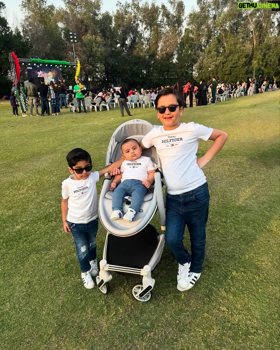 Maryam Noor - 30.5K Likes - Spring Festival With My Cute Little Babies…♥️♥️♥️
FAMILY DAYCATION