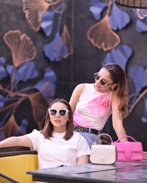 Maryam Noor Instagram - Squad goals? More like squad perfection! 💯❤️ #MyPeopleMyVibe