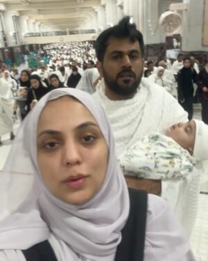 Maryam Noor Instagram - Alhamdulillah for this beautiful journey with my mehrams. Truly, what more could I ask for? Shukar Allah for everything. 🕋✨