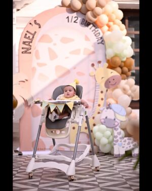 Maryam Noor Instagram - Half a year ago, you changed my world forever. Six months of love, laughter, and the most beautiful moments. Happy 6 months, my baby!

📍: @wbywasabi 
🎂: @minitreatscc 
🎪: @zealandzesteventss 
📸: @qaafseenmeemofficial 
👶🏻: @poloralphlauren