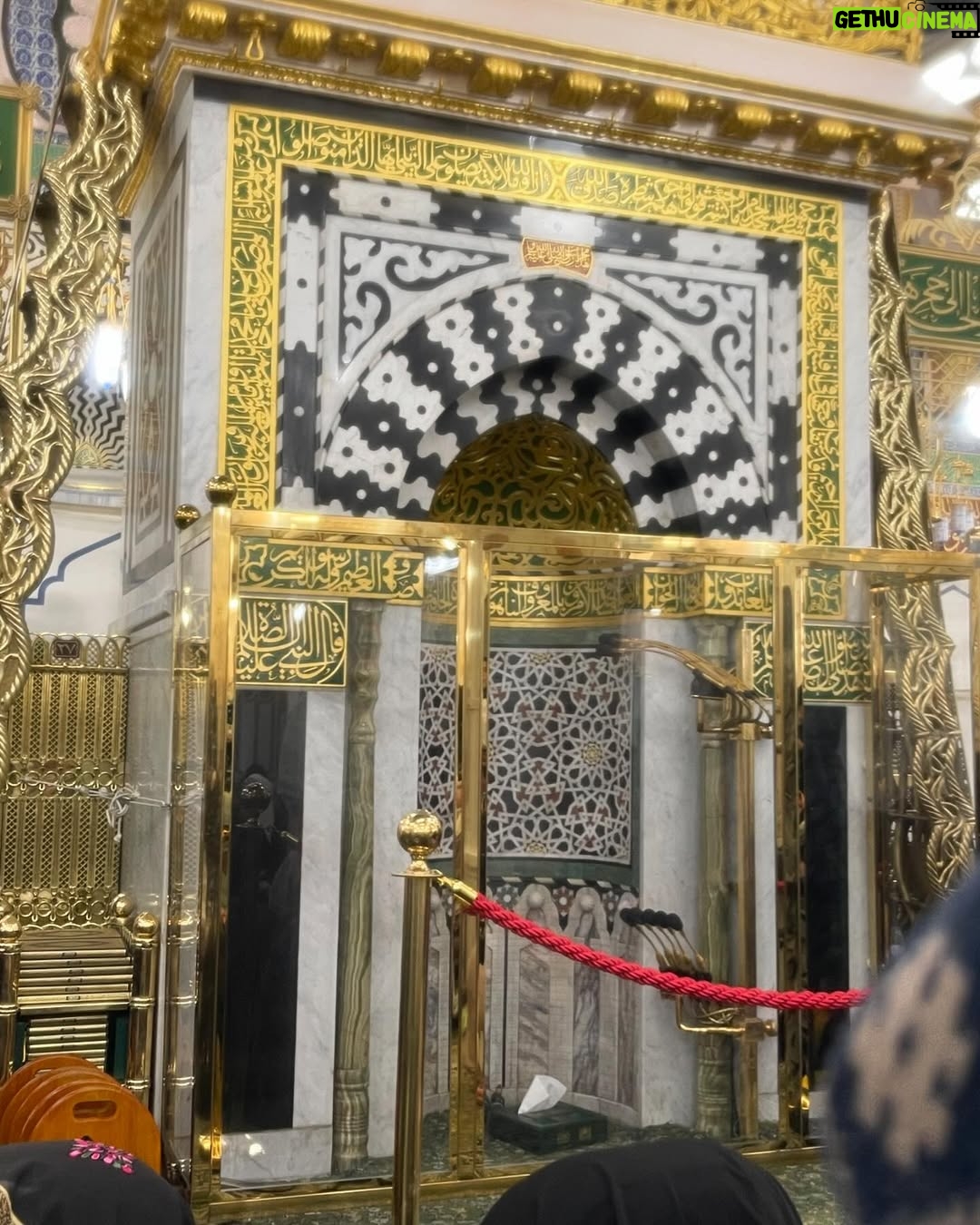 Maryam Noor - 137.7K Likes - Jannat on earth – Madina, the house of the Holy Prophet ﷺ. There is truly nothing like this sacred place on this earth. Words cannot capture the emotions of being here and touching this holy ground. Ya Allah, please call us here again and again, and on the Day of Judgment, make us among those who are Ashiq-e-Rasool ﷺ. Ameen. ❤️
#Madina #BlessedJourney #AshiqeRasool