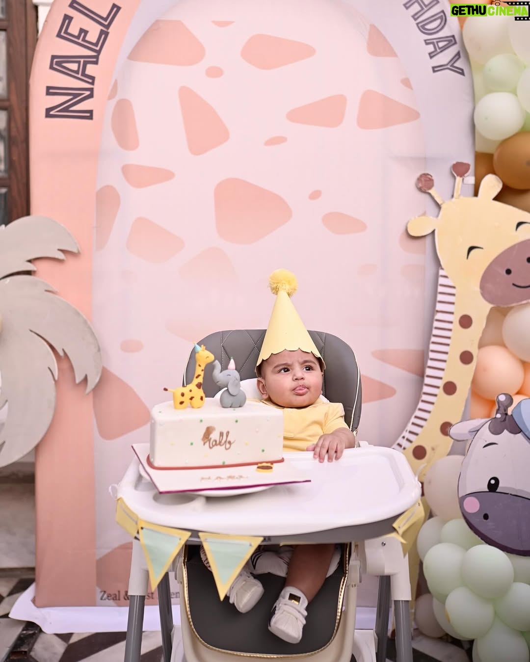 Maryam Noor - 30.6K Likes - Half a year ago, you changed my world forever. Six months of love, laughter, and the most beautiful moments. Happy 6 months, my baby!
📍: @wbywasabi
🎂: @minitreatscc
🎪: @zealandzesteventss
📸: @qaafseenmeemofficial
👶🏻: @poloralphlauren