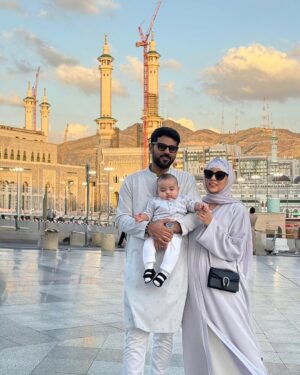 Maryam Noor Instagram - Leaving this holy place is not easy. Ya Allah, we are so blessed that You chose us, called us to this sacred place, and made us among those who believe in You. Thank You for the honor of being born as Muslims and for granting us this opportunity. Ya Allah, please call us here again and again. 
La ilaha illallah, Muhammadur Rasulullah. ❤️ 
#Alhamdulillah #BlessedJourney #Mecca