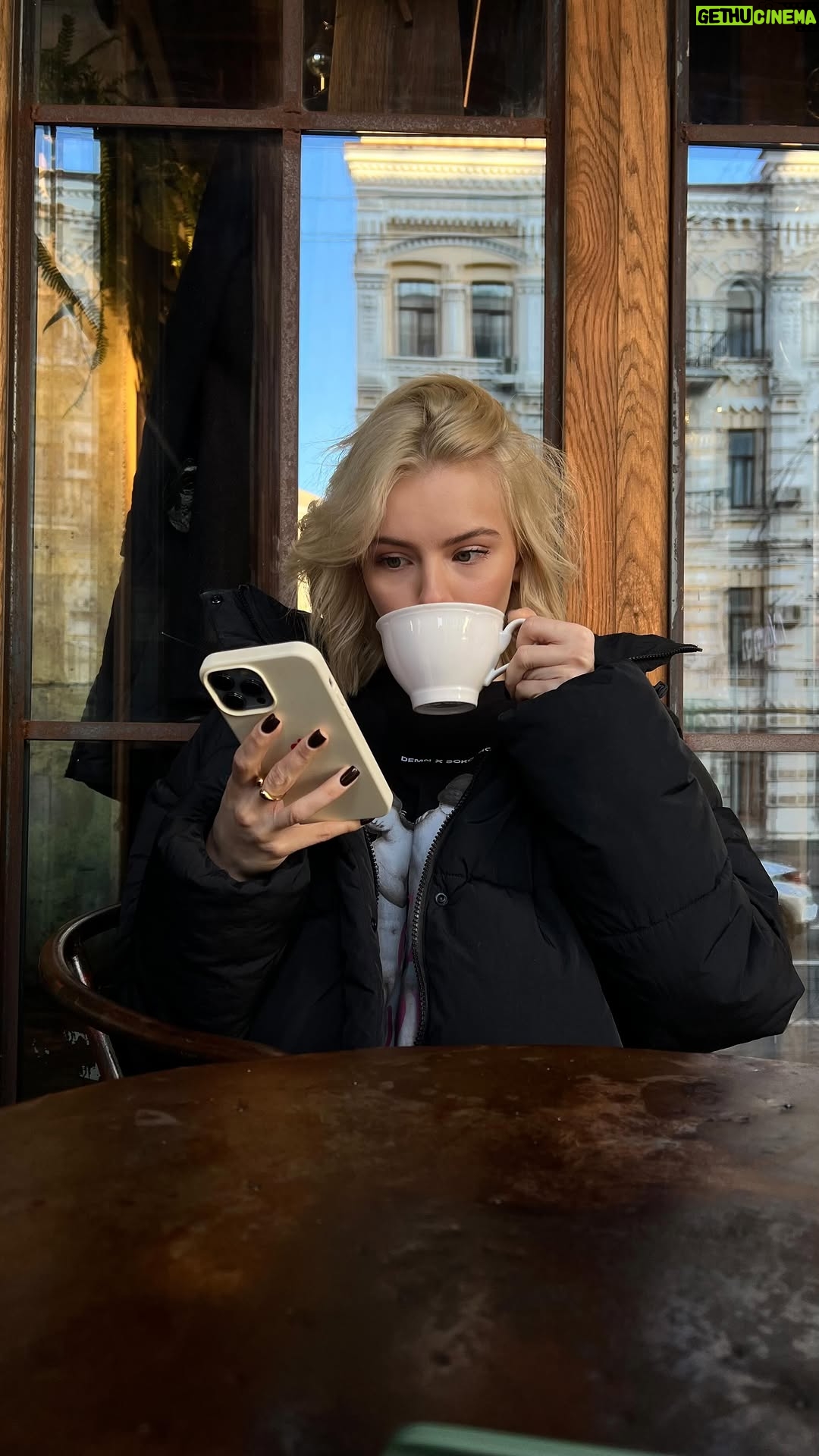 Masha Kondratenko - 4K Likes - відмічай подругу/друга, з яким хотів би зняти таке відео😂
і питання: хто все ж таки з нас овоч? Ахаххаха