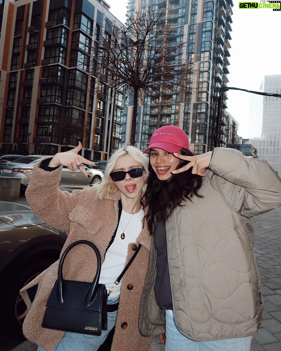 Masha Kondratenko - 3.2K Likes - весна 🌸💔💅