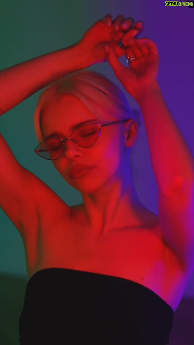 Masha Kondratenko - 4K Likes - Марія Ігорівна дай Боже підготувалась! 8 лютого, фінал нац відбору, голосування буде в Дії, за #5 ♥️
video : @tunikkat.ph
sound: @roma.crybye