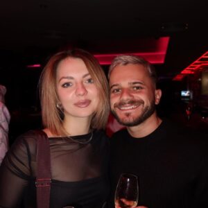 Masha Kondratenko Instagram - щаслива мати таких друзів ♥️ 
щаслива зустріти свої 25 саме так 🫂 

всім ще раз дякуую за привітання! люблю люблю 

P.S.: @sapience.kyiv дякую за атмосферу, музику і відчуття свята 🥹🫶🏼