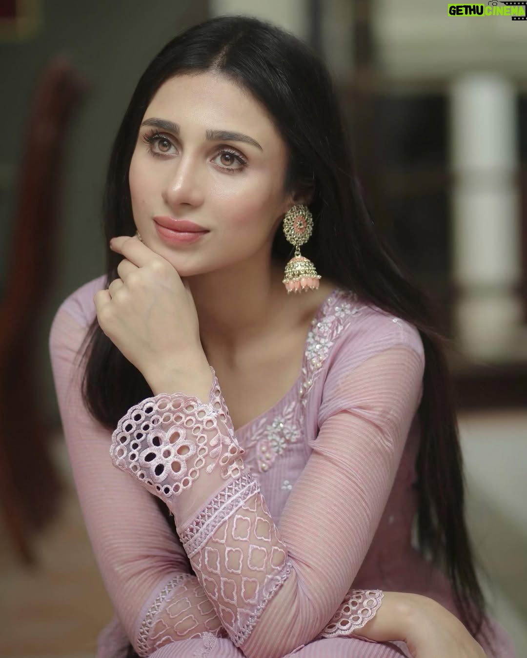 Mashal Khan - 32.9K Likes - Eid Mubarak to all💕💕
Wearing @ansabjahangirstudio💕
