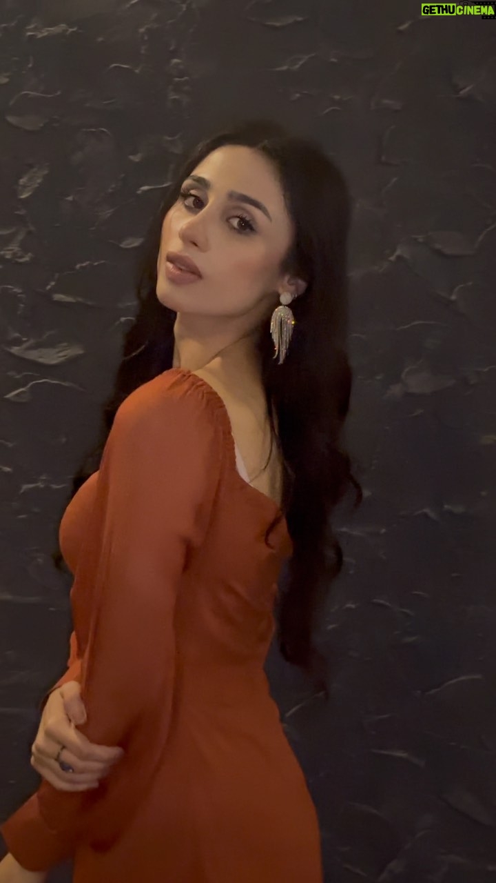 Mashal Khan - 40.4K Likes - I’ve been waiting for you..
Wearing my baby @stylebywarda
Jewelery from the loveliest @agoldstoryofficial
Hair and make up by the best @astelbhatti