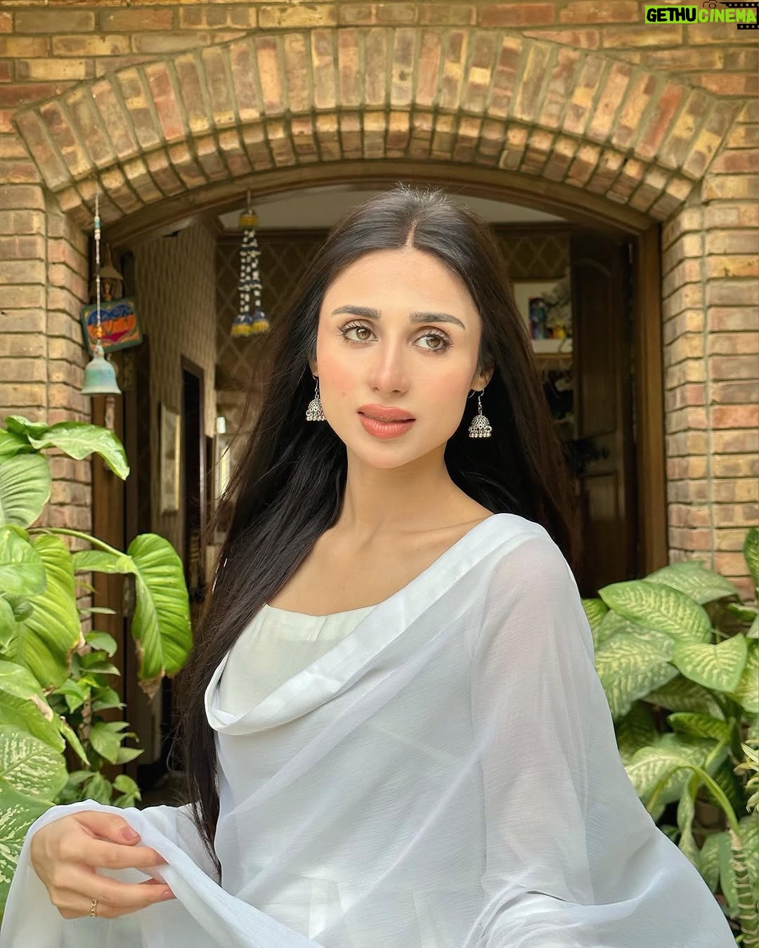 Mashal Khan - 29.4K Likes - 🕊️
Wearing @faryalsethi1
Hair and make up @astelbhatti