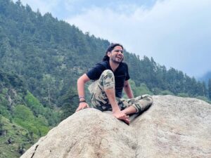 Mashal Khan Instagram - @astelbhatti, mai jitna kahoun kum hai. You light up every life you enter. You’ve been there through everything. Through all of it, the laughter, the tears, the anger, the endless hospital visits. You’ve been my rock and I’m so happy to be a part of another trip around the sun with you. To call you my best friend simply isn’t enough. You’re my partner in crime, my partner in everything work related and my all round companion in life. You’re one person I can’t even think of living without. You are an absolute gem, such a beautiful human being and I thank God all the time that He sent you into my life. You’re the one person I know that has my back through everything. And I always always always have your back. May we always be a part of each other’s lives and continue to take care of each other and support each other the way we always have. You’re an angel on this earth and I’m blessed to have you. Happy birthday my ulli ulli. Esty tum ek star ho❤️