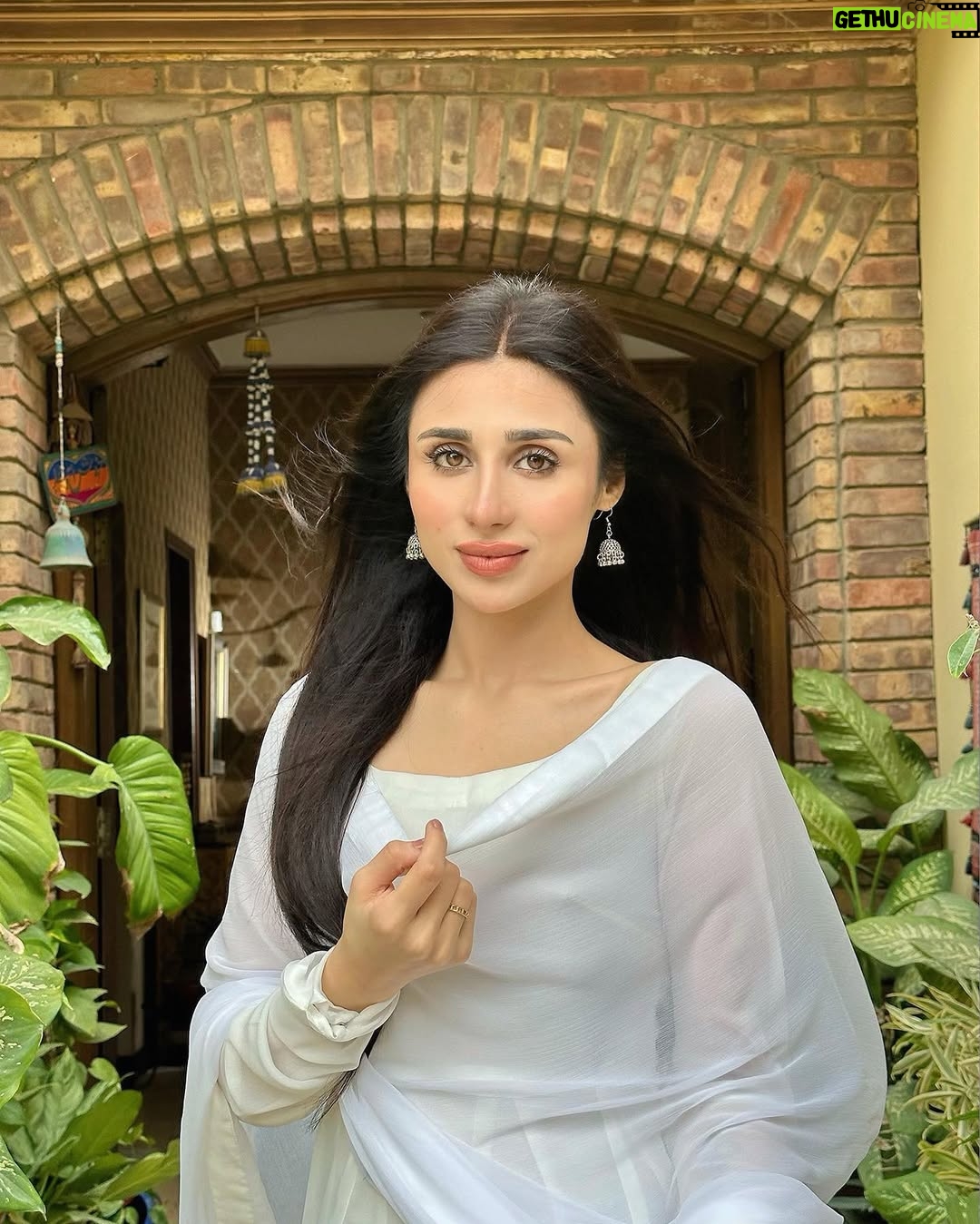 Mashal Khan - 29.4K Likes - 🕊️
Wearing @faryalsethi1
Hair and make up @astelbhatti