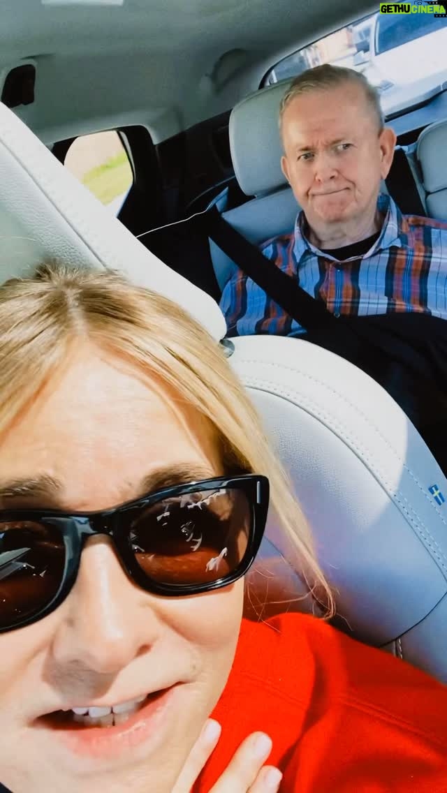 Maureen McCormick - 8.2K Likes - “On the day that you were the angels got together
and decided to create a dream come
So they sprinkled moon dust in your hair of gold
And starlight in your eyes of blue” 💕
So grateful for my brother Denny!
#joy #love ❤️