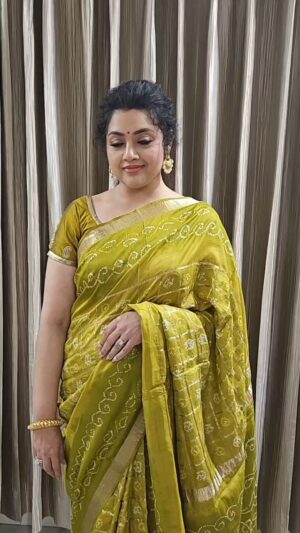 Meena Instagram - 💚💚💚