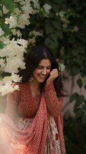 Actress Meenakshi Dinesh HD Photos and Wallpapers February 2025