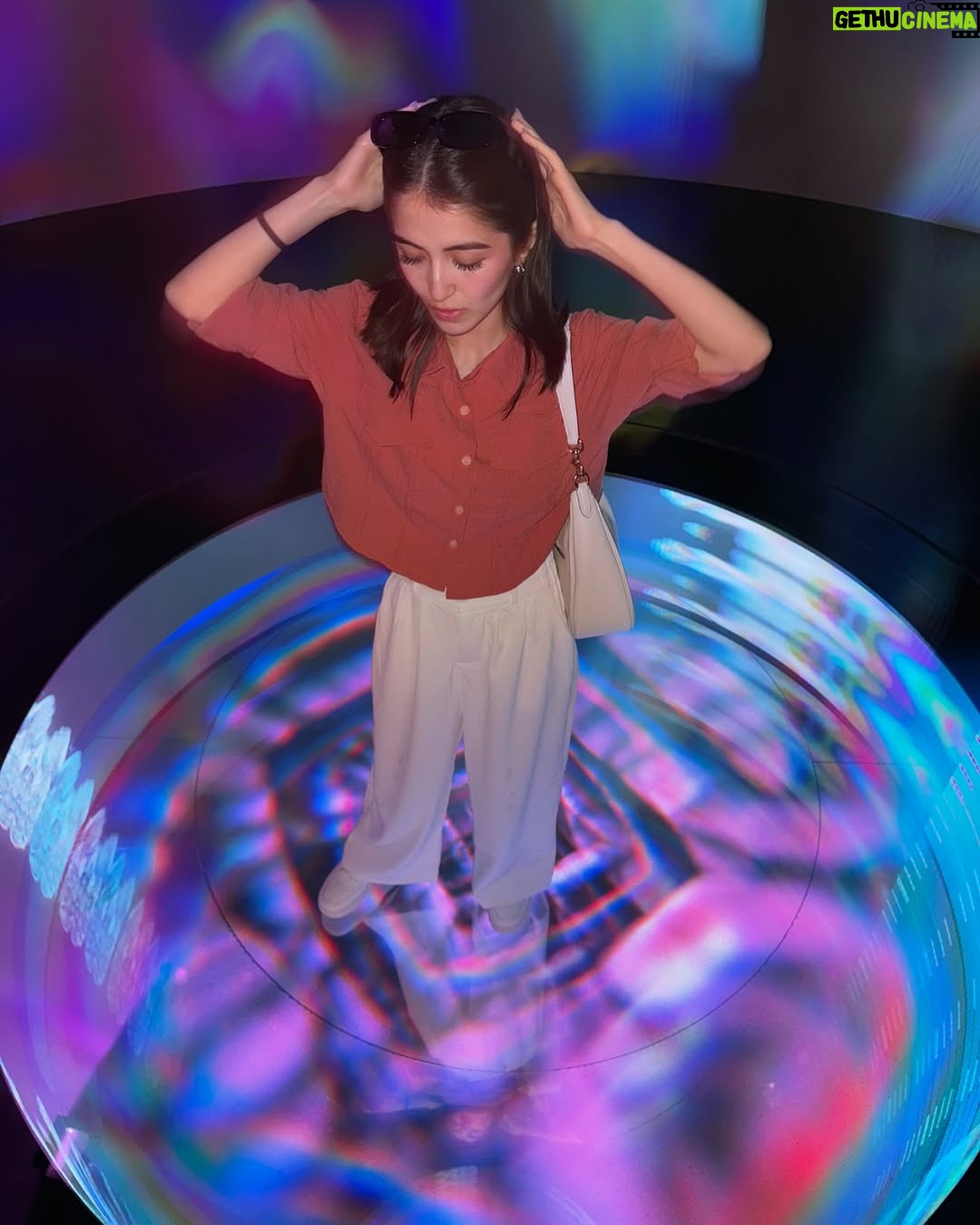 Meerub Ali - 157.8K Likes - Stepping into the future and beyond in Dubai! 🚀 Exploring the Museum of the Future, immersing in the surreal beauty of AYA Universe, and experiencing a slice of the rainforest, home to fascinating inhabitants at The Green Planet. This city is a dreamscape! 🌌🌿
#DubaiWonders #MuseumOfTheFuture #AYAUniverse #TheGreenPlanet #visitdubai
