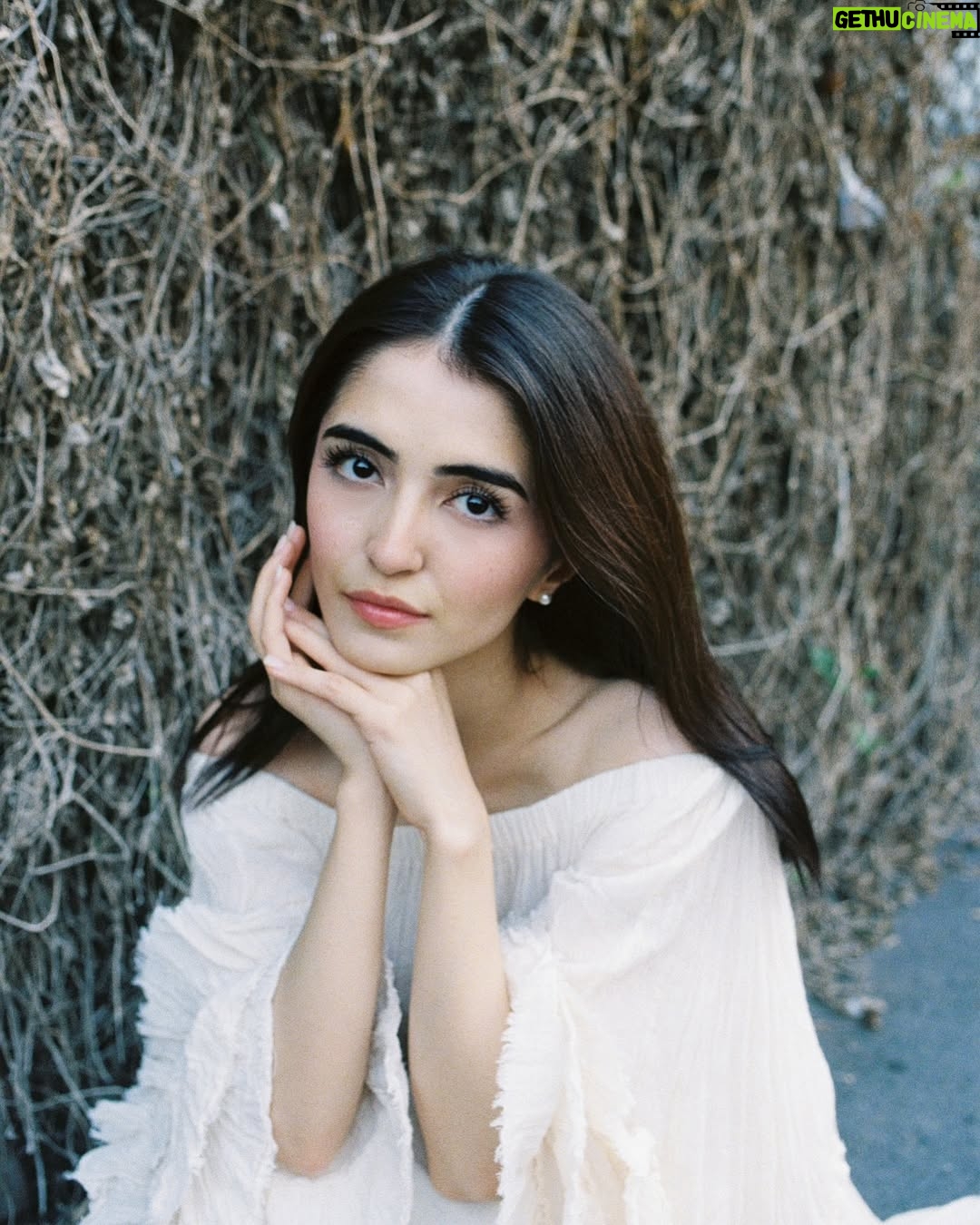 Meerub Ali - 133.7K Likes - fairytale in a film
stylist: @aarindanoor
photo: @a2m.film_