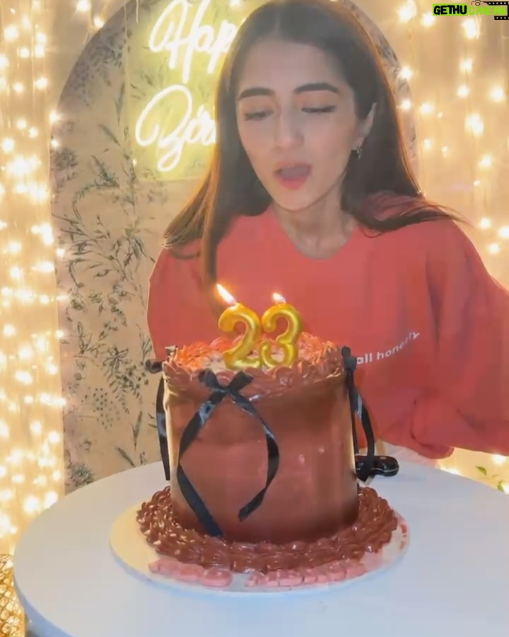 Meerub Ali - 133K Likes - my mom threw me the cutest birthday surprise
ps my friends surprised me by wearing sweatshirts with a phrase i use a lot
pps happy birthday @zawairali i love u