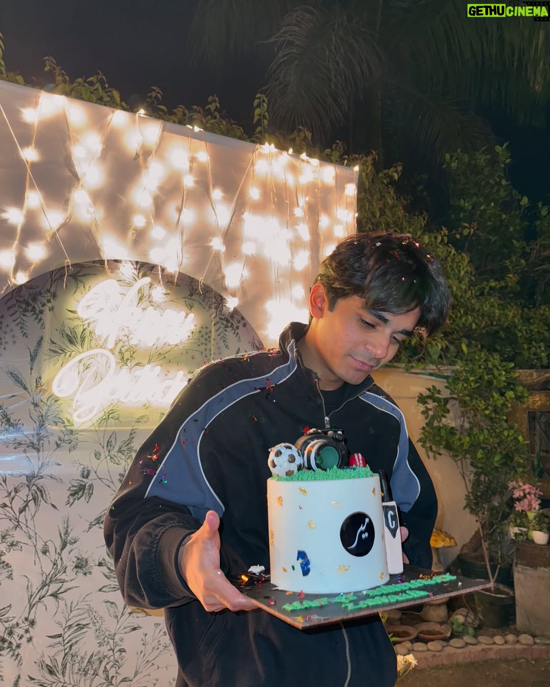 Meerub Ali - 133K Likes - my mom threw me the cutest birthday surprise
ps my friends surprised me by wearing sweatshirts with a phrase i use a lot
pps happy birthday @zawairali i love u