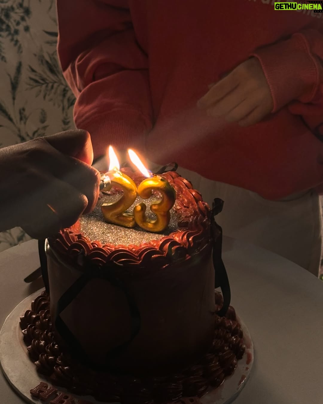 Meerub Ali - 133K Likes - my mom threw me the cutest birthday surprise
ps my friends surprised me by wearing sweatshirts with a phrase i use a lot
pps happy birthday @zawairali i love u