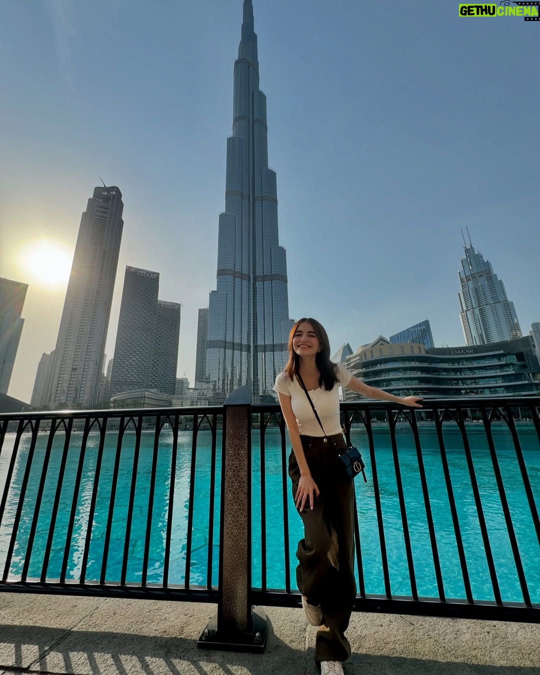 Meerub Ali - 115.2K Likes - Exploring the best of Dubai! 🕌 From savoring global flavours at Time Out Market, hitting the slopes at Ski Dubai, to diving into the underwater wonders at Dubai Aquarium—this city never ceases to amaze! 🌟
#DubaiAdventures #TravelDiaries #TimeoutMarket #SkiDubai #DubaiAquarium #visitdubai