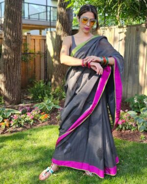 Meesha Shafi Instagram - Sari not sorry type morning ☀️🪲🦚💜

#eid #family #saree #sareelove #summer