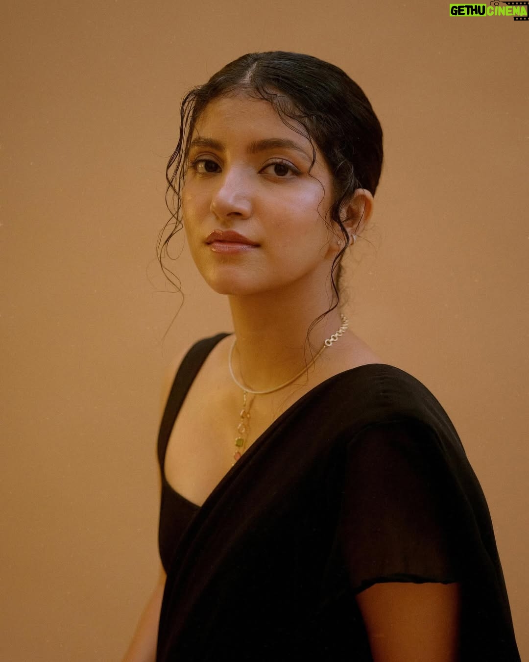 Meetha Raghunath - 126.5K Likes - ✨
Artist : Meetha Raghunath @the.meethling
Styling and HMU : Steffhy Merwin @steffhymerwin
Photography: Vasanth Kumar @vasanthphotography