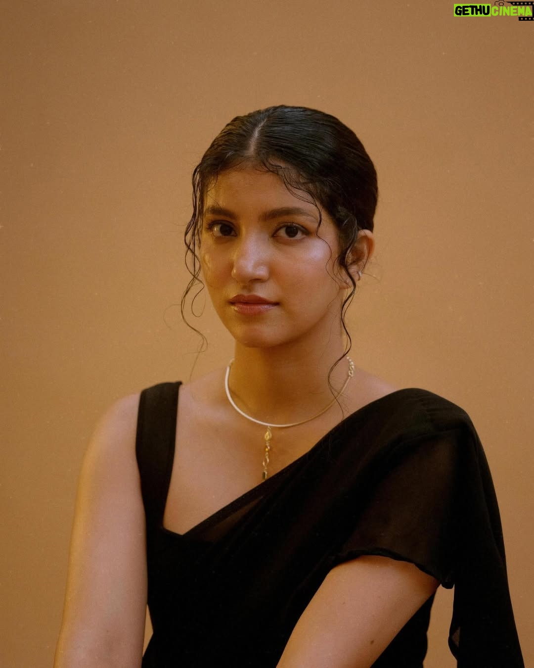 Meetha Raghunath - 126.5K Likes - ✨
Artist : Meetha Raghunath @the.meethling
Styling and HMU : Steffhy Merwin @steffhymerwin
Photography: Vasanth Kumar @vasanthphotography