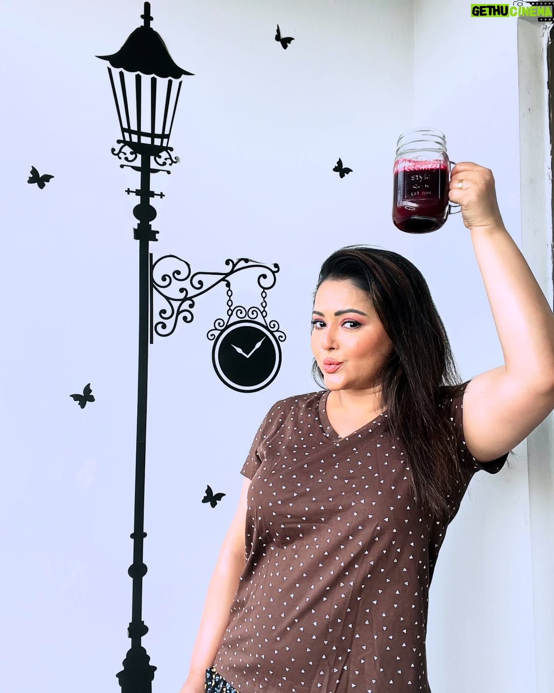 Megha Ghosh - 8.3K Likes - 𝗠𝗮 𝗙𝗮𝘃𝗼𝗿𝗶𝘁𝗲 𝗕𝗲𝗲𝘁𝗿𝗼𝗼𝘁 𝗝𝘂𝗶𝗰𝗲🧉
𝗣𝗹𝗲𝗮𝘀𝗲 𝗪𝗮𝘁𝗰𝗵 𝗠𝘆 𝗦𝗼𝗻𝗴, 𝗟𝗶𝗻𝗸 𝗶𝗻 𝗕𝗶𝗼🔥🔥
🌸🌼🌸🌼𝗠𝗶𝘀𝘀 𝗬𝗼𝘂 𝗣𝗮𝗽𝗮🌼🌸🌼🌸😞💔
✵
✵
✵
✵
✵
✵
✵
#odisha #odisha_igers #odishagram #kolkatareels #kolkatareels❤️❤️❤️ #kolkataphotography #kolkatafashionblogger #kolkatamodel #kolkatablogger #kolkatabloggerstyle😍❤️ #bengali #bengalifood #bengalicuisine #bengalifoodblogger #kolkatasutra #kolkatadiaries #MeghaGhosh ❤️🔥