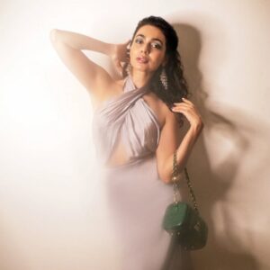 Meghana Kaushik Instagram - Bringing in 2025 with that Extra Flair 🖤
 Thanks to my Coral 02 shoulder bag from @hidesignhq . 🖤 
.
.
.
.
.
The delicate quill pattern on the Ostrich leathers makes the Atelier luxury collection by Hidesign truly unique. Also did you know that Hidesign is the only brand making genuine Ostrich and Deer bags in India!??!! 
Totally loving this upgrade 🖤 
.
Wearing @contemponari 🖤
Styled by @tiara_gal 🖤
.
.
.
.
.
.
.
.
#collab #premium #luxurybag #atelier #meghanakaushik #styleblogger #newyearshopping #newyeargoals #slayon #hidesignatelier #luxurylifestyle #spoilyourself #elegant #versatile