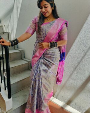 Meghashree Instagram - 🧿🌸🧿
.
.
Blouse design: @haritva_designer_studio