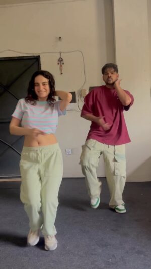 Mehar Bano Instagram - One thing about me is that whenever a @diljitdosanjh song comes out, I must listen to it until I lose my mind. This is an Impromptu choreography that we came up with in literally minutes. As always, my heart belongs to dancehall and I will be incorporating it into every desi song that has a BEAT PERIODT. 
.
.
.
.
.
.
.
.
.
.
.
.
.
.
.
.
Eww why u here
.
.
.
.
.
.
.
.
.
.
Literally  don’t stick around for my embarrassing hashtags ew
.
.
.
.
.
.
.
.
.
.
.

#fyp #foryourpage #diljitdosanjh #naina #crew #dance #pakistani #meharbano #hiphop #dancehall #pakistani #paki #indian #choreography #ramizlaw #actor #dancer #actress #badboyshah #badshah #tabu #kareenakapoor #kritisanon