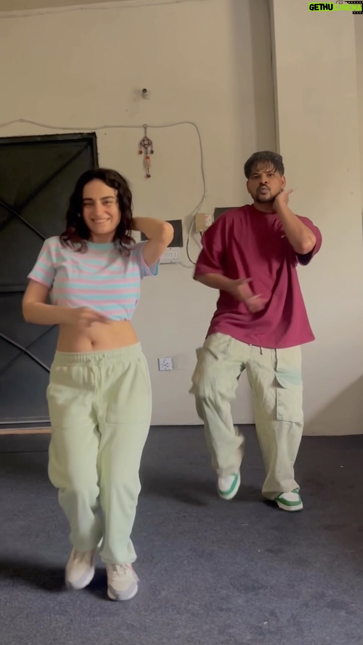 Mehar Bano - 6.2K Likes - One thing about me is that whenever a @diljitdosanjh song comes out, I must listen to it until I lose my mind. This is an Impromptu choreography that we came up with in literally minutes. As always, my heart belongs to dancehall and I will be incorporating it into every desi song that has a BEAT PERIODT.
.
.
.
.
.
.
.
.
.
.
.
.
.
.
.
.
Eww why u here
.
.
.
.
.
.
.
.
.
.
Literally don’t stick around for my embarrassing hashtags ew
.
.
.
.
.
.
.
.
.
.
.
#fyp #foryourpage #diljitdosanjh #naina #crew #dance #pakistani #meharbano #hiphop #dancehall #pakistani #paki #indian #choreography #ramizlaw #actor #dancer #actress #badboyshah #badshah #tabu #kareenakapoor #kritisanon
