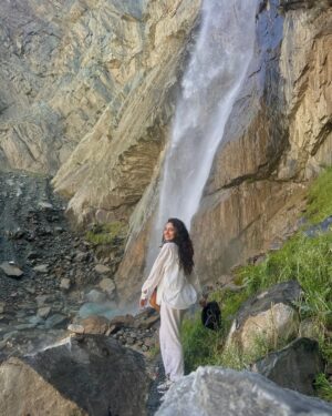 Mehar Bano Instagram - from party girl to poetic sulker