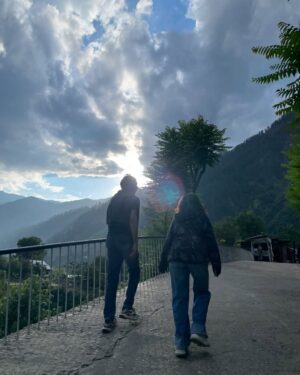 Mehar Bano Instagram - July was like a love song. I romanticised longing for my lover (though he was right beside me), made friends with trees, discovered that my existence is spectacularly futile in the grand scheme of the merry go round that is the universe, but it still honours me. Loves me to bits. And I love it right back 💖