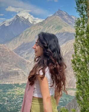 Mehar Bano Instagram - I’m also just a girl (with a boy dog)
