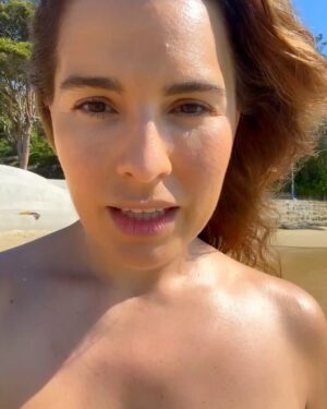 Melia Kreiling Instagram - My Sydney Speed-Date, courtesy of the oh-so-perfect hosts Kate&Grant: Sydney Harbour, Sydney Opera House, Sydney Harbour Bridge, Sydney Olivia, Sydney Ferries, Sydney Shark Nets, Shark Beach, The Gap, Sydney’s Bondi Beach, Sydney Rescue Teams, Sydney Sunrise, Sydney Cowboy Emma, Sydney Seagulls, and lots of Sydney Selfies!! ♥️ @wherestheotherone @gmbell77 @oliviawz