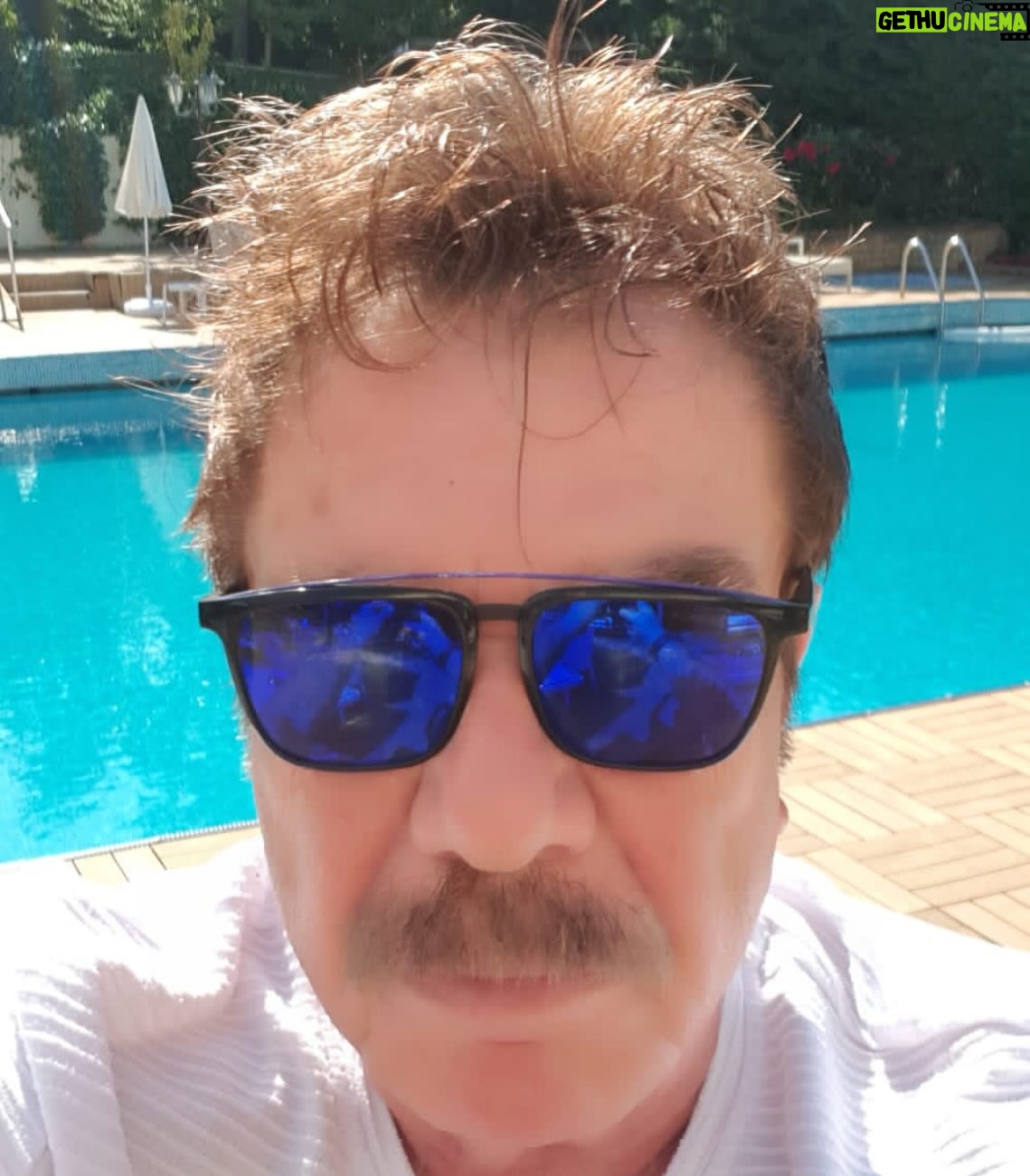 Meltem Cumbul - 4.9K Likes - Biricik eniştemi kaybetmenin derin üzüntüsünü yaşıyorum. Işıklarda uyusun❤️🙏
Merhum Mıksi Cemil, merhume Mıksiye Meleke Alkan’ın oğlu, merhum Sedat ve merhume Güner Cumbul’un damatları, Funda Cumbul Alkan’ın kıymetli eşi, Cemil Can ve Emirhan’ın biricik babaları, Aslı Deniz’in çok sevdiği kayınpederi, Duru’nun biricik dedesi, merhum Acar Cumbul, Yonca Gültekin ve Meltem Cumbul’un yeri dolmayacak biricik enişteleri, Bahadır Gültekin’in bacanağı, merhum Cengiz, merhume Marin Paslanmaz ve Sevim Kareh, Şakir, Metin Can, Jale Tütüncü, Turgay’ın çok kıymetli kardeşi, Riyad Tütüncü’nün kayınbiraderi
TEKİN ALKAN
vefat etmiştir. Başsağlığı 29.01.2025 Çarşamba saat 19.00-22.00 arası Kadıköy Moda Kilisesi salonunda kabul edilecektir. Merhumun cenaze merasimi 30.01.2025 Perşembe saat 15.00’da Topkapı Kozlu Süryani Kadim Mezarlığında yapılacaktır. Ailesinin isteği üzerine çiçek gönderilmemesi bunun yerine bağış yapılması rica olunur.