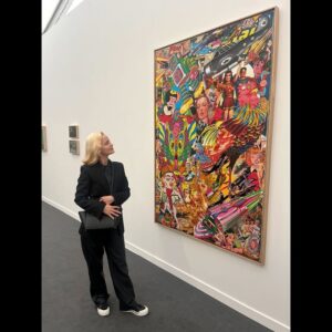 Mena Suvari Instagram - Thank you @friezeofficial for having @orensegal1 and I today for such a beautifully creative fun-filled day ✨It’s always so inspiring to be around such incredible expressions of art and feel the wondrous energy✨🤩✨ #SaturdayScenes #FriezeArtFair #SantaMonica