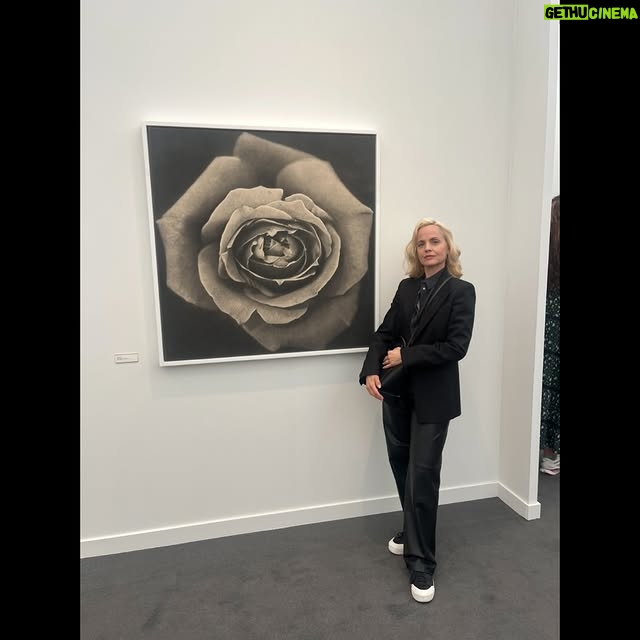 Mena Suvari - 837 Likes - Thank you @friezeofficial for having @orensegal1 and I today for such a beautifully creative fun-filled day ✨It’s always so inspiring to be around such incredible expressions of art and feel the wondrous energy✨🤩✨ #SaturdayScenes #FriezeArtFair #SantaMonica
