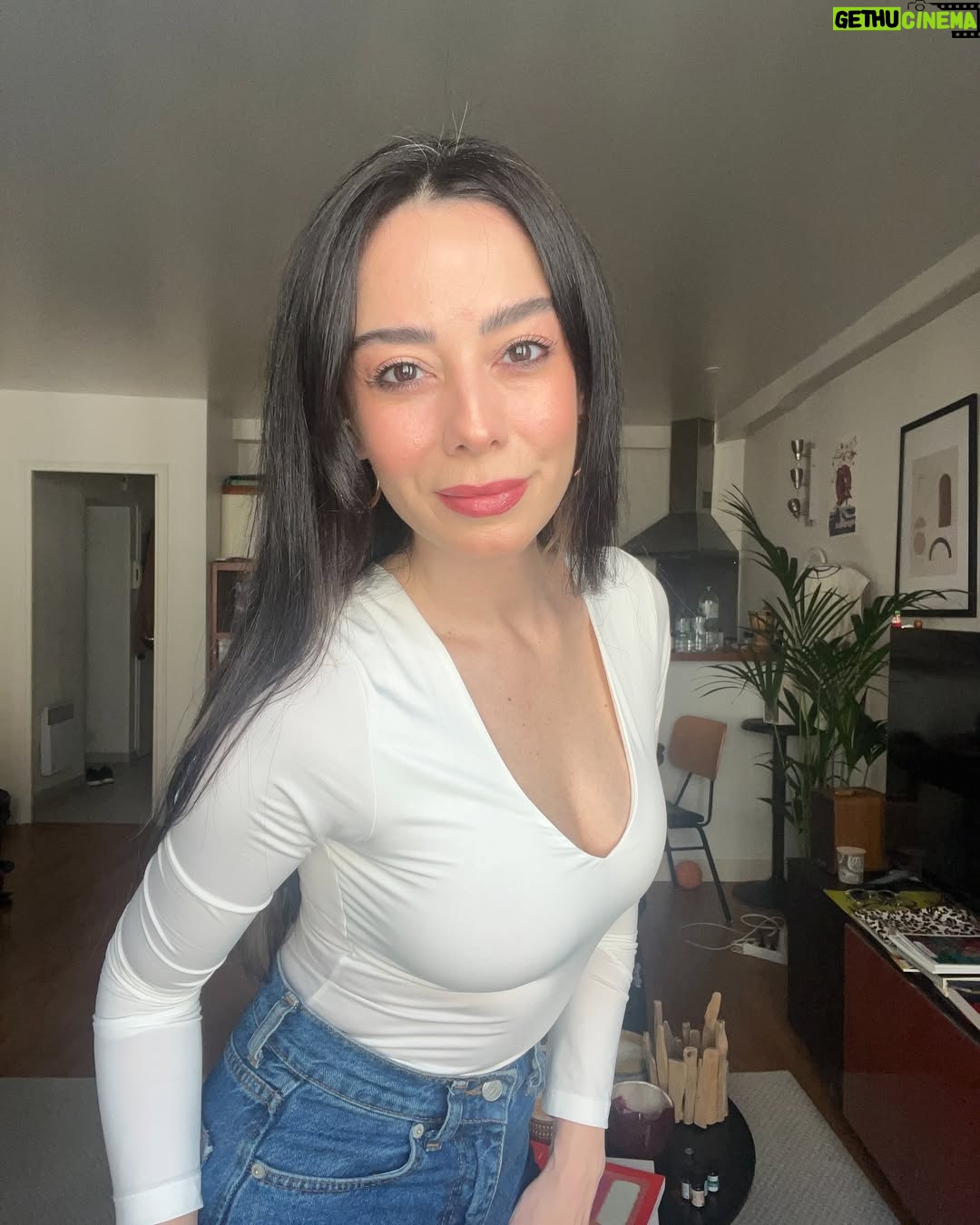 Merve Sevi - 7.2K Likes - Saçımın beyazlarıyla kılığım uyumlu olsun dedim 🤷🏻♀️
