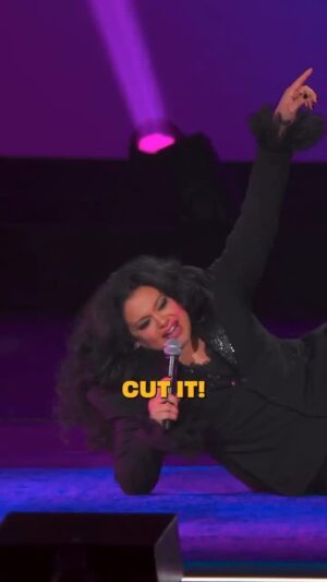 Michelle Buteau Instagram - happy v day 🗣️❤️

#abuteaufulmind 
#abuteaufulmindatradiocitymusichall